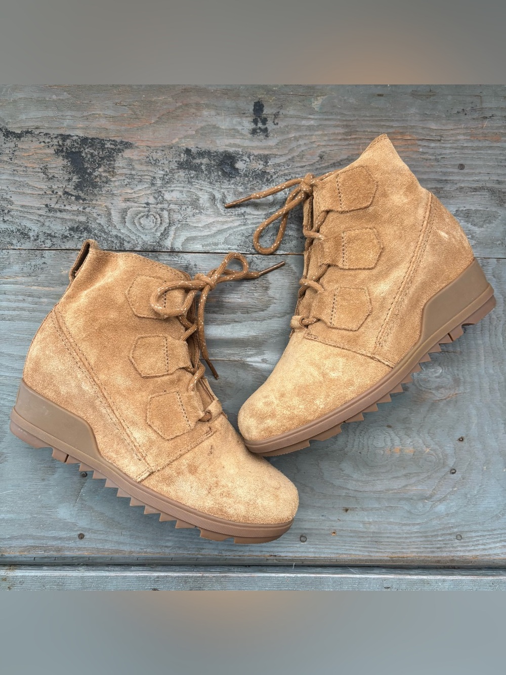 Sorel Evie lace wedge booties -camel | size 6